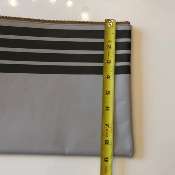 Hershel Leather Pouch - Picture 4 of 5